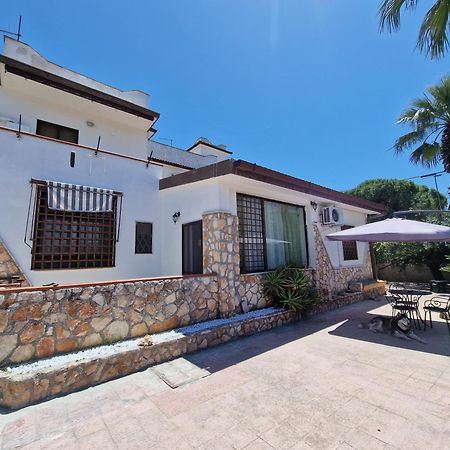 Villa Old Fisherman'S Taranto Exterior photo