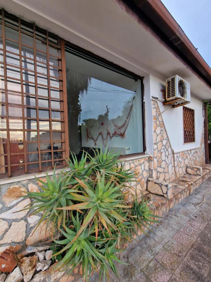 Villa Old Fisherman'S Taranto Exterior photo